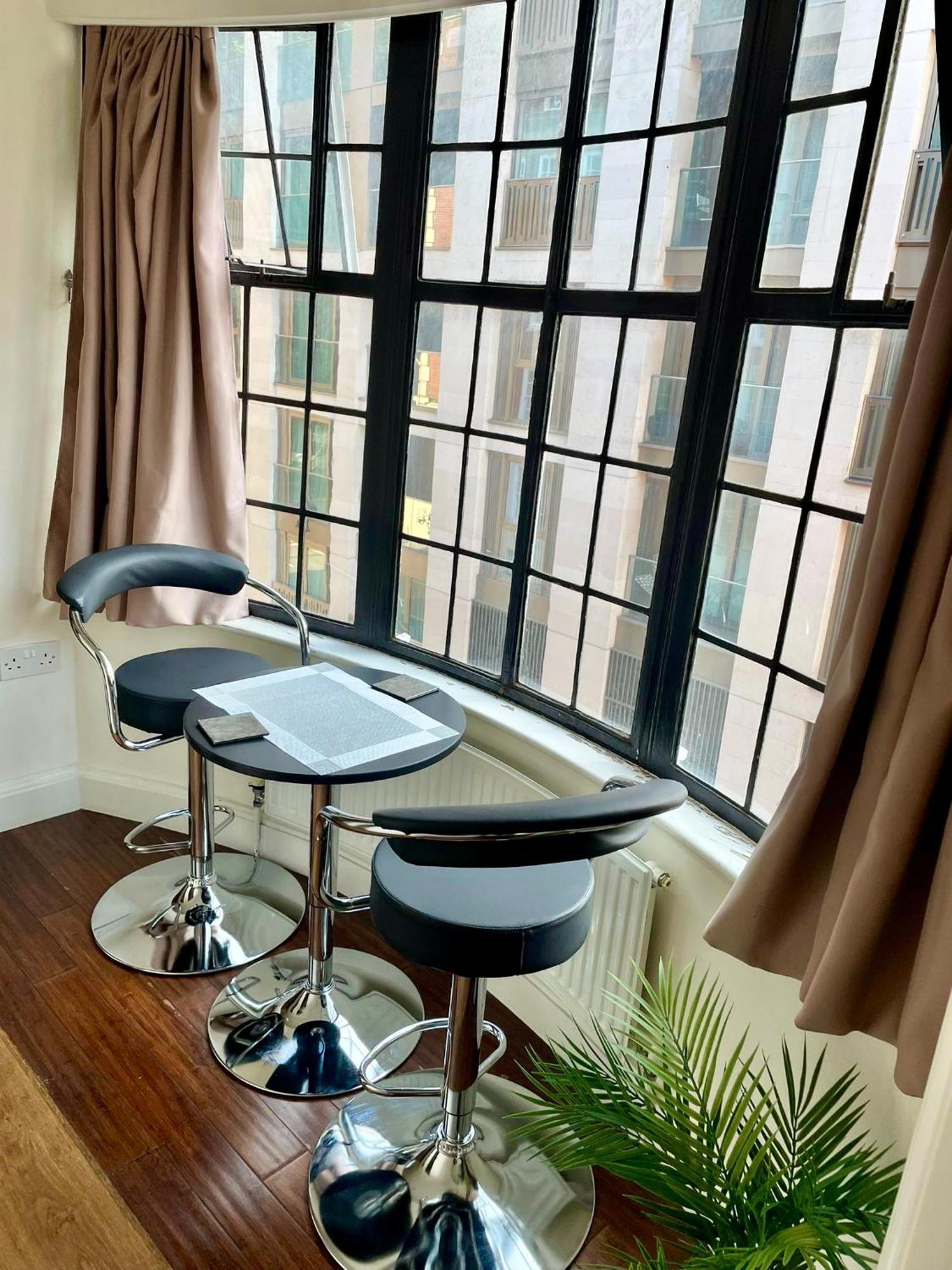 Lovely Studio, 5 Mins To Big Ben, * Londres